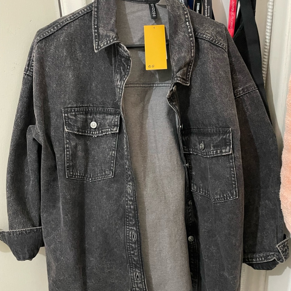 New H&M black oversized denim jacket